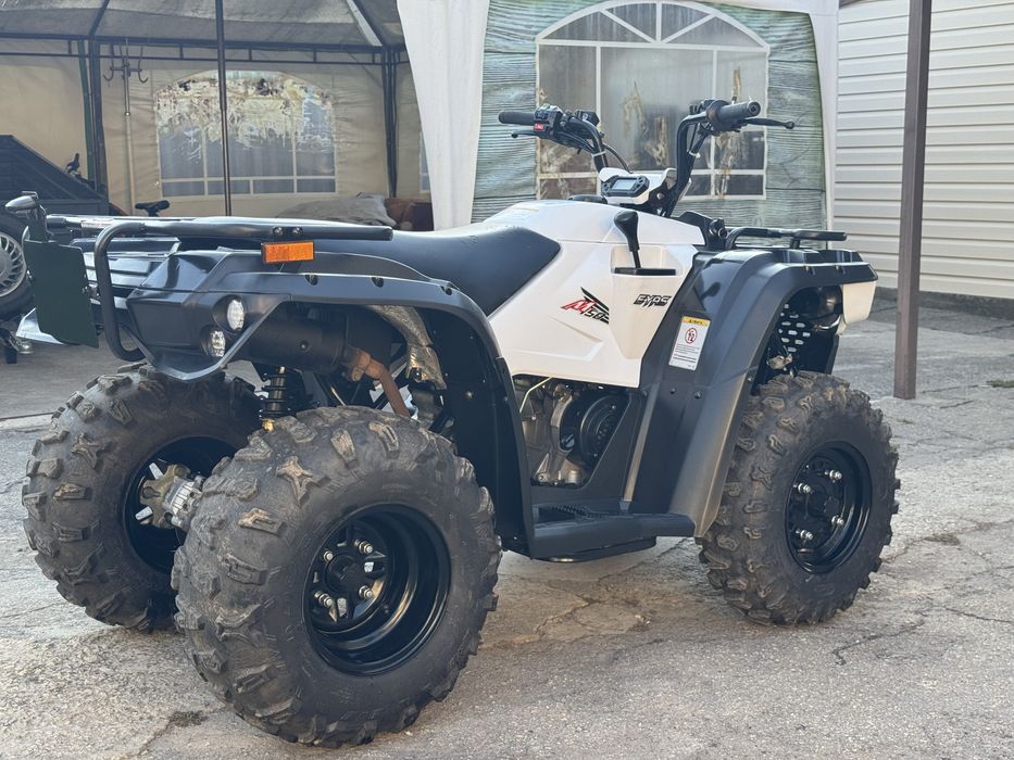 Продам квадроцикл стан нового