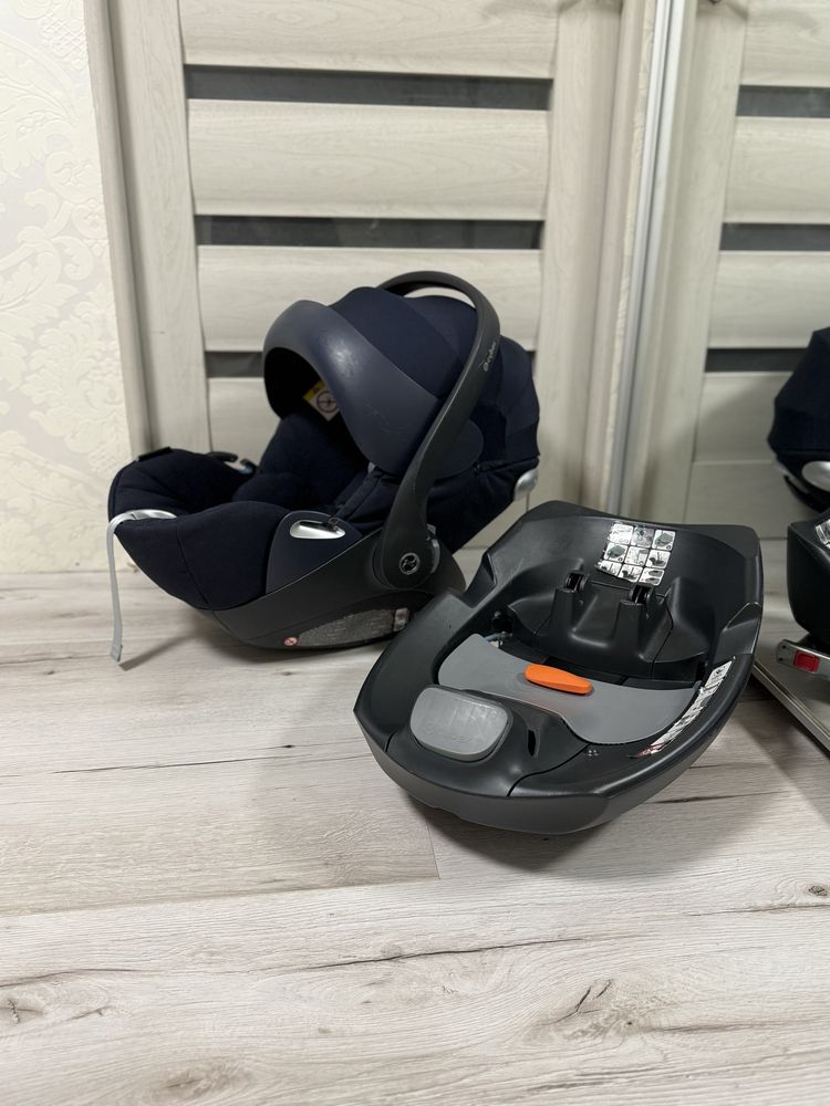Автокрісло та база Cybex Cloud Q plus