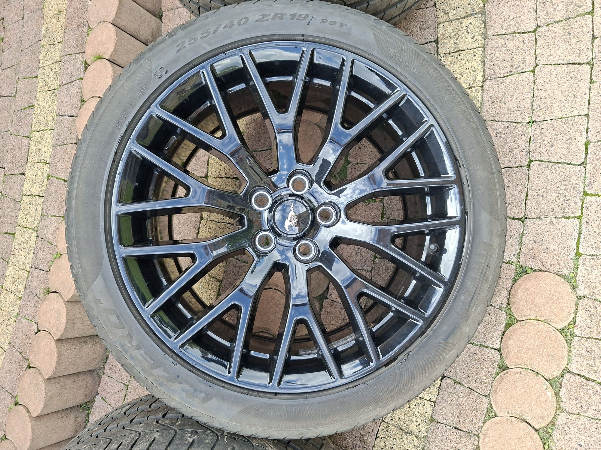 Felgi Ford Mustang Gt 19" 5x114.3 Opony letnie Czarne