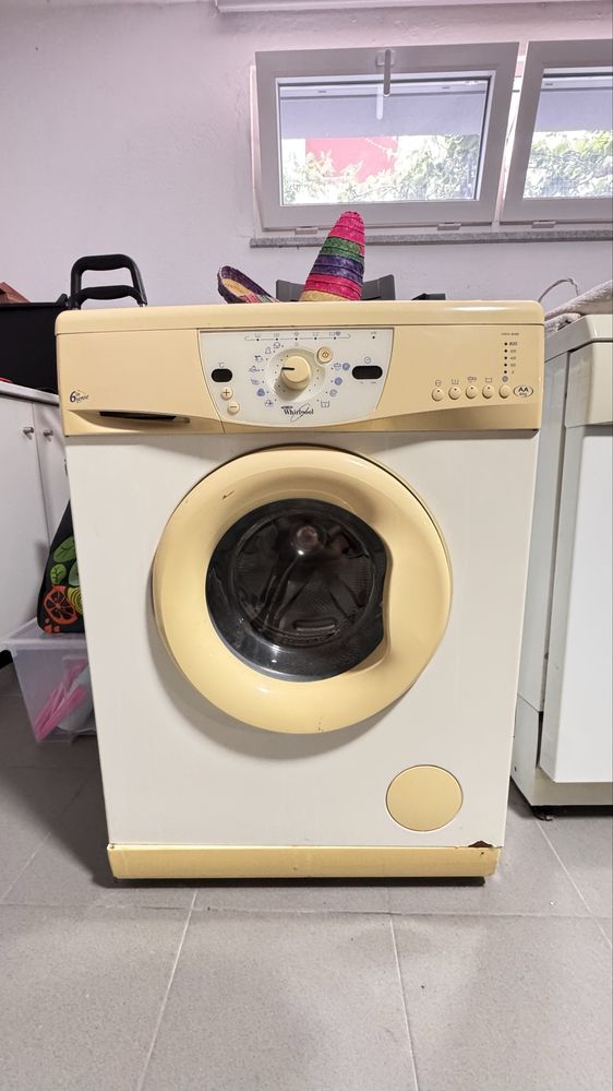Maquina de lavar roupa