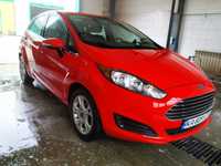 Машина Ford Fiesta 1.6 на автомате 2015год