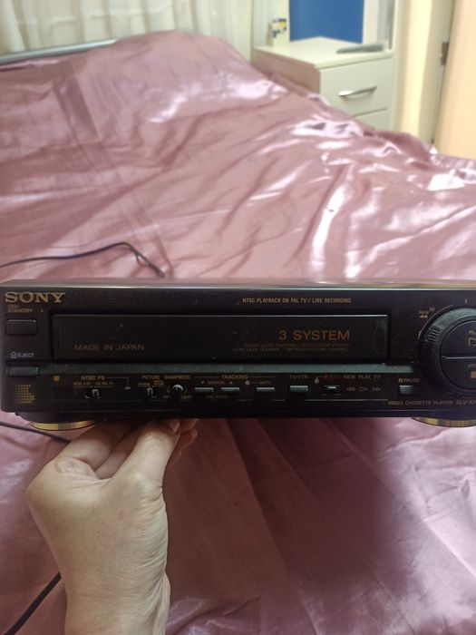 Видеомагнитофон SONY