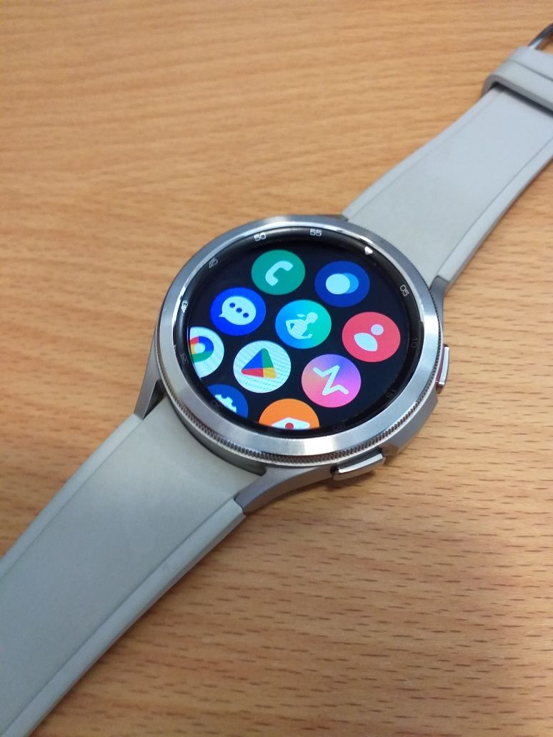 Smartwatch SAMSUNG Galaxy Watch 4 Classic 46mm LTE E-Sim C/Novo