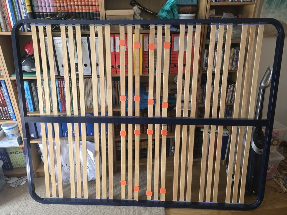 Vendo estrado com 1.49 x 1.95m