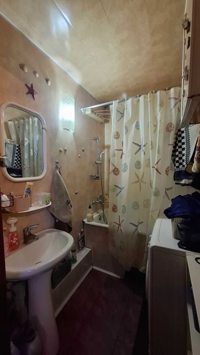 Продам будинок, метро Київська пішки 2 хв., центр,  вул. Матюшенка AN