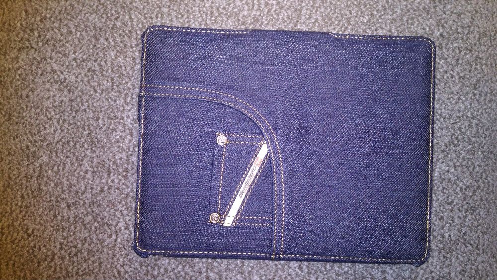 Capa para tablet. Marca Diesel em Denim