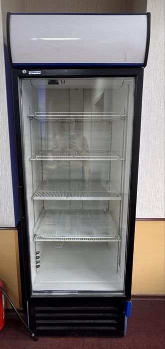 Холодильна шафа-вітрина