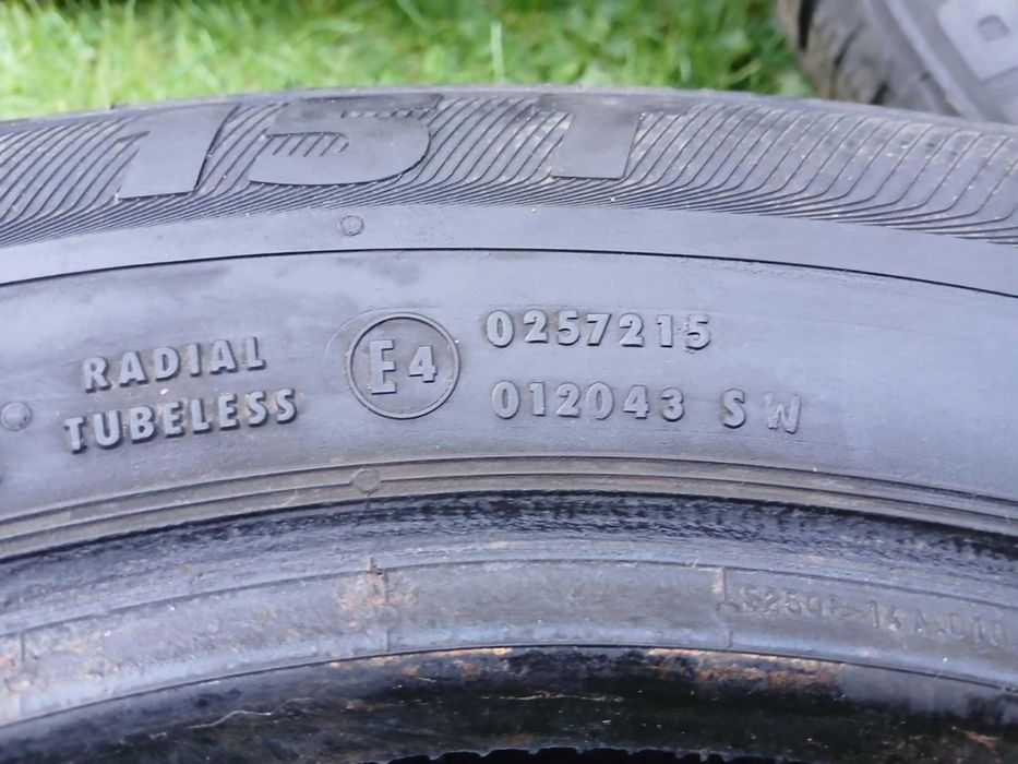 opony zimowe  15 cali semperit komplet 185/65/15