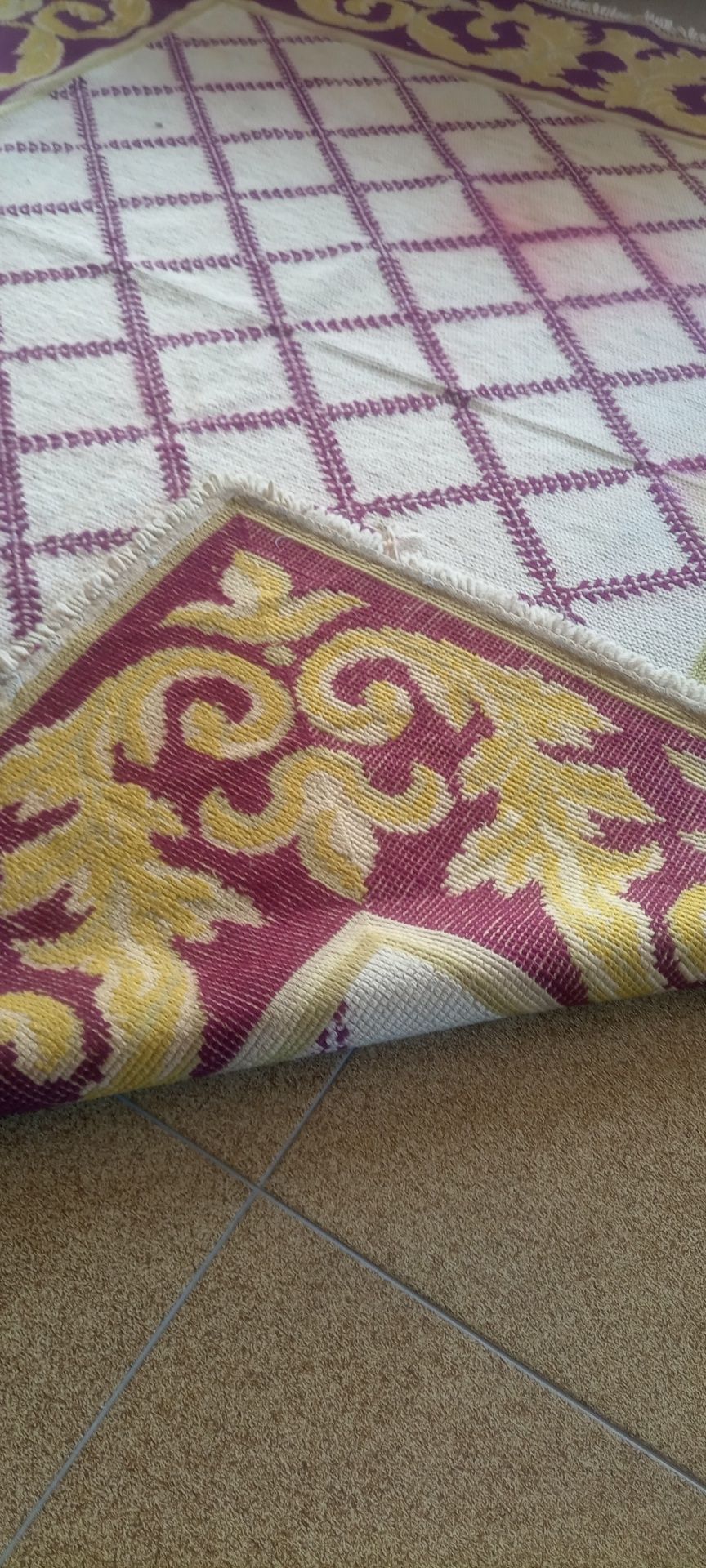 Carpetes vintage em bom estado