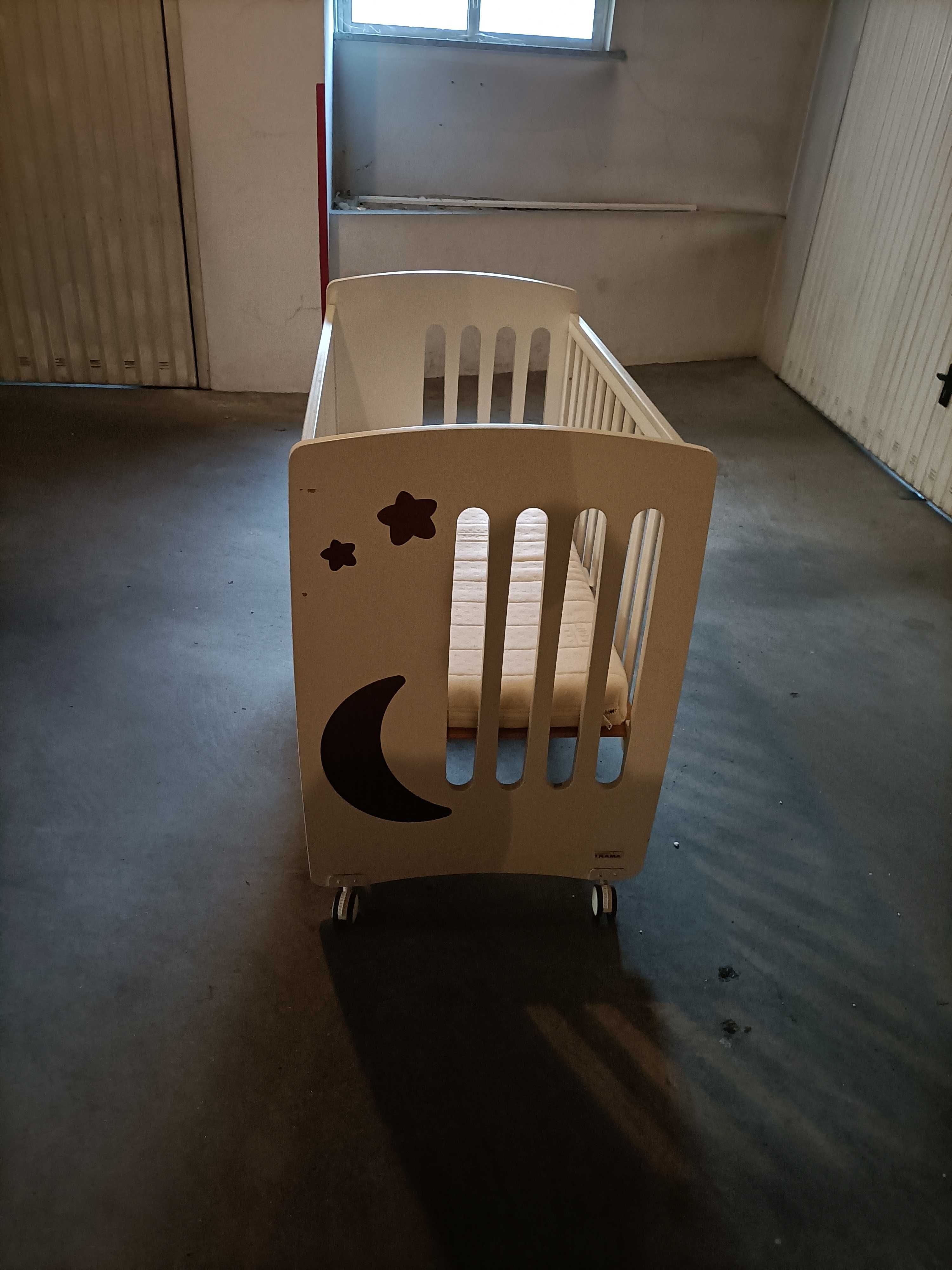 Cama de bebé Trama