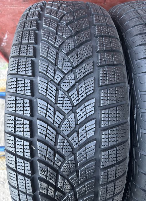 235/60/18 R18 Goodyear UltraGrip Performance+ Suv зима 4 шт цвна за 1