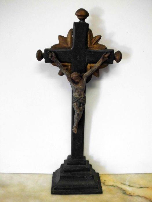 antigo crucifixo em madeira ca. 1900