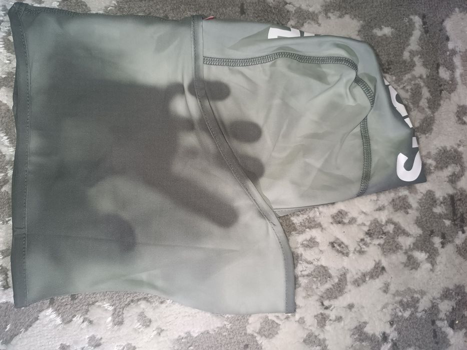 Продам балаклаву supreme