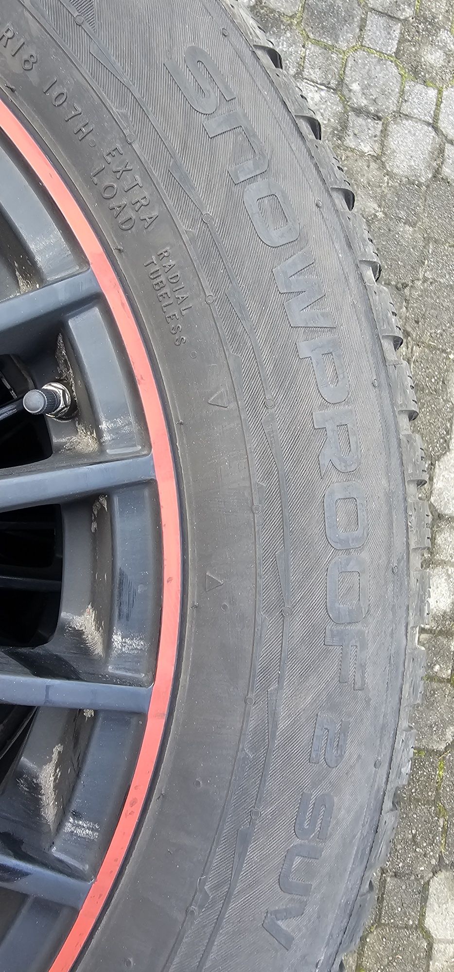 Komplet opon Nokian Winter 235/60/R18 (Rozmiar felg 8,00x18x108,00 ET