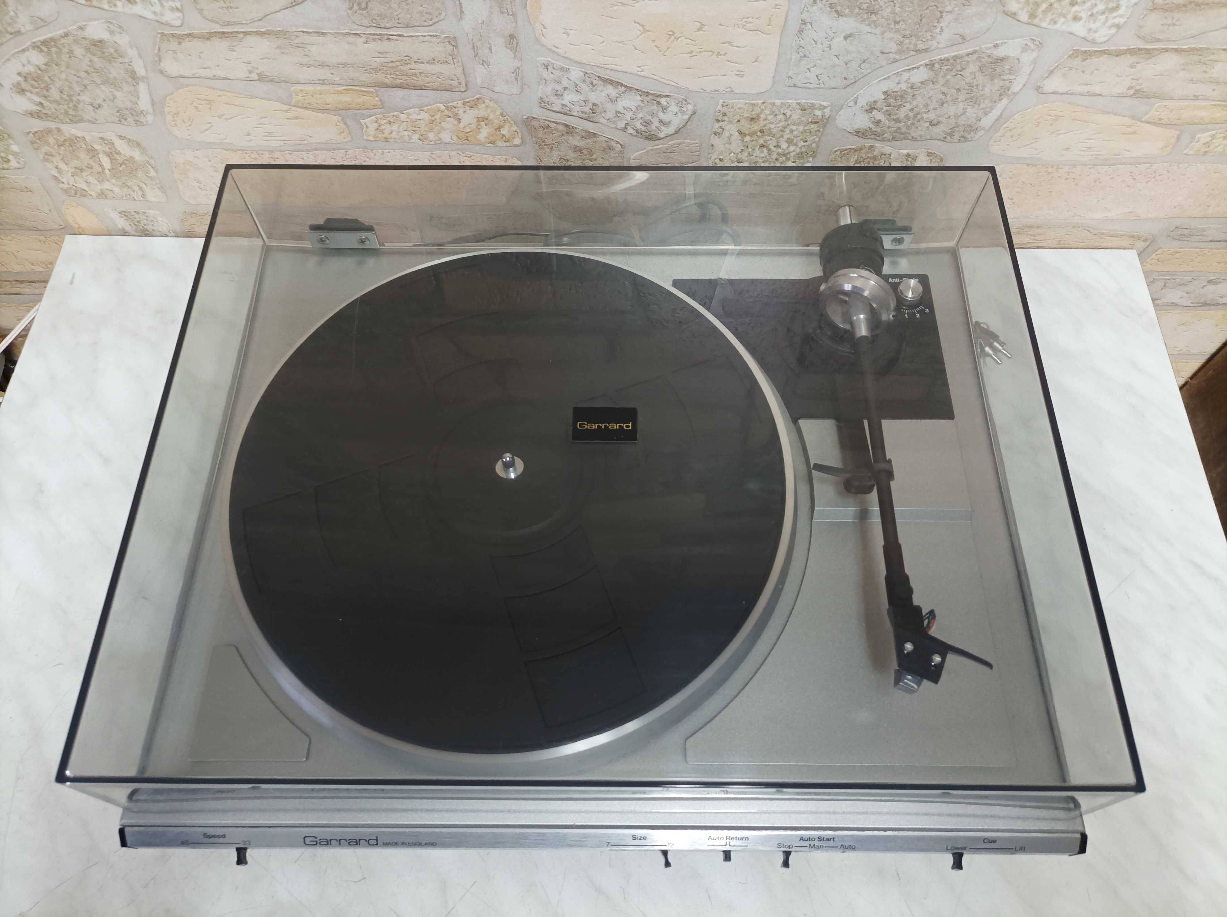 Gramofon GARRARD GT225ap