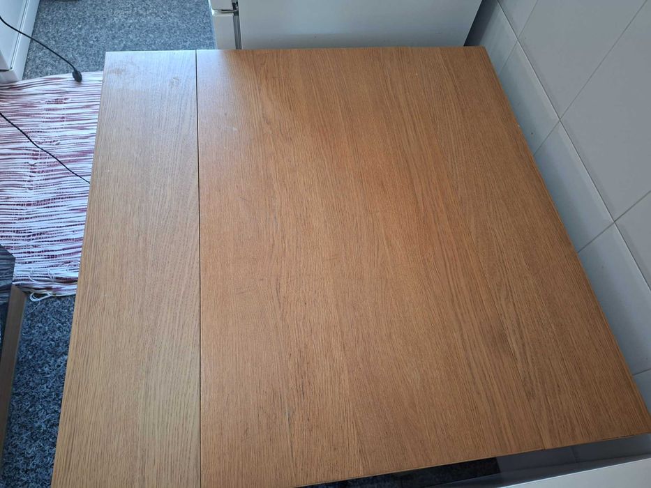 Mesa pequena extensível