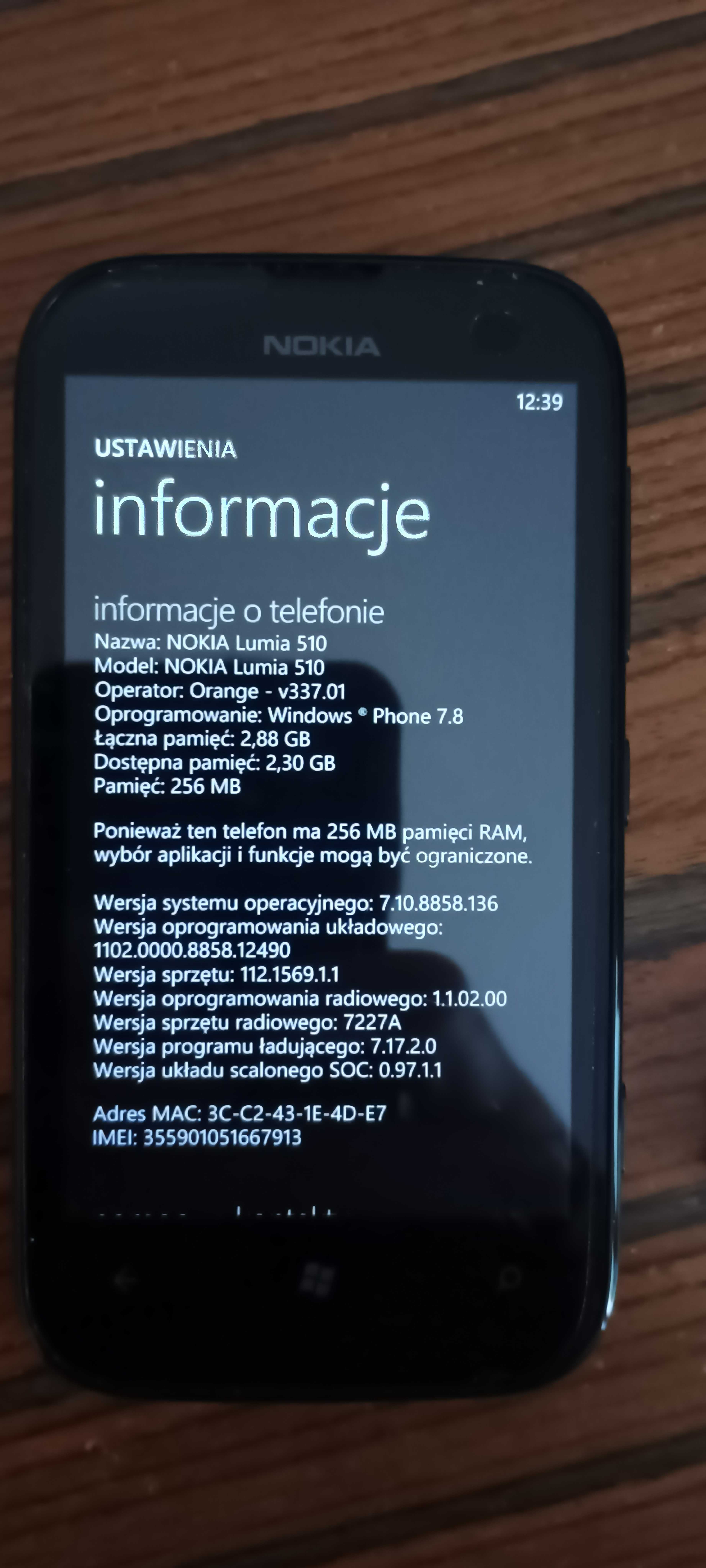 Nokia Lumia 510 .