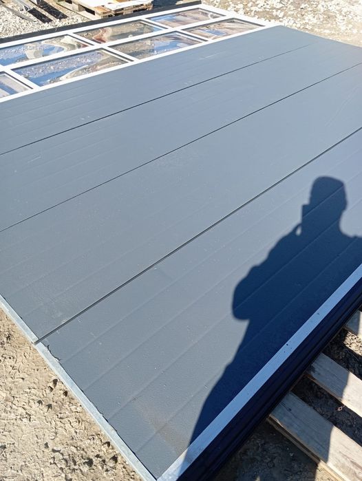 Brama garażowa segmentowa panelowa przemysłowa 408x366 wysoka