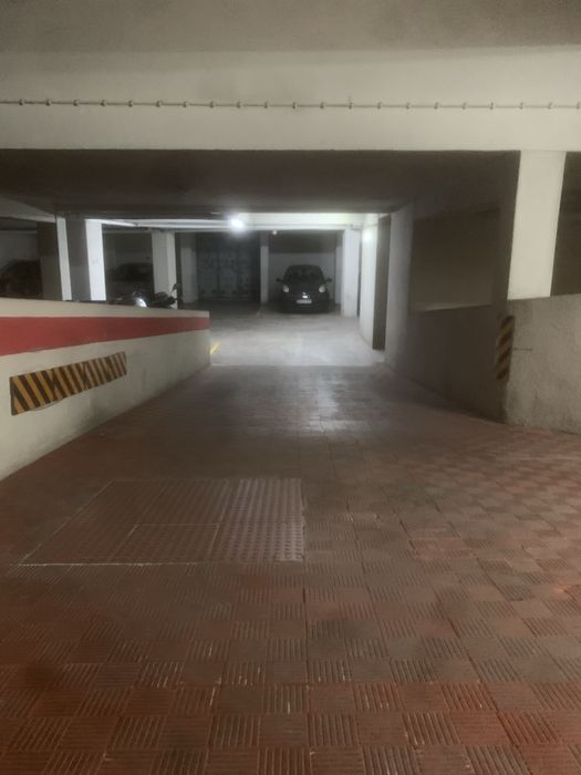 Garagem parqueamento Costa da Caparica