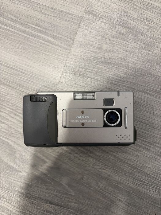 Máquina Fotográfica Sanyo VPC-G200