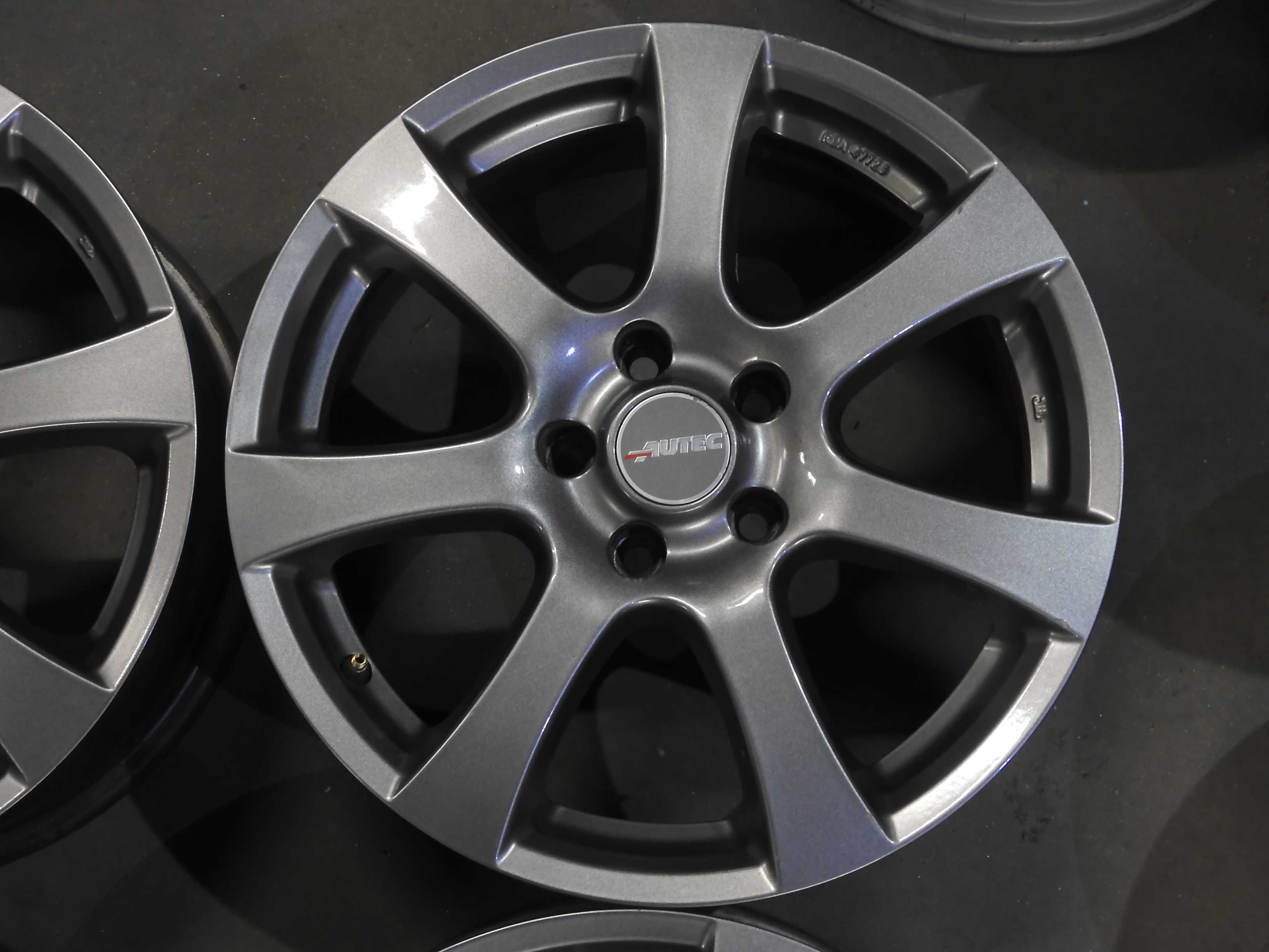 4xAlufelgi 17'' 7J 5x112 et40 AUTEC Stan BDB+ piasta 70,1mm GRAFIT