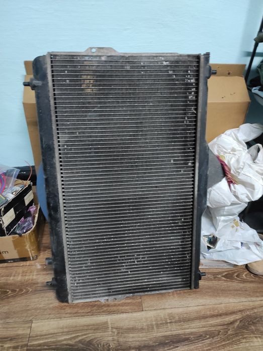 Продам Радіатор Охолодження Hundai Santa Fe 2.0 CRDI