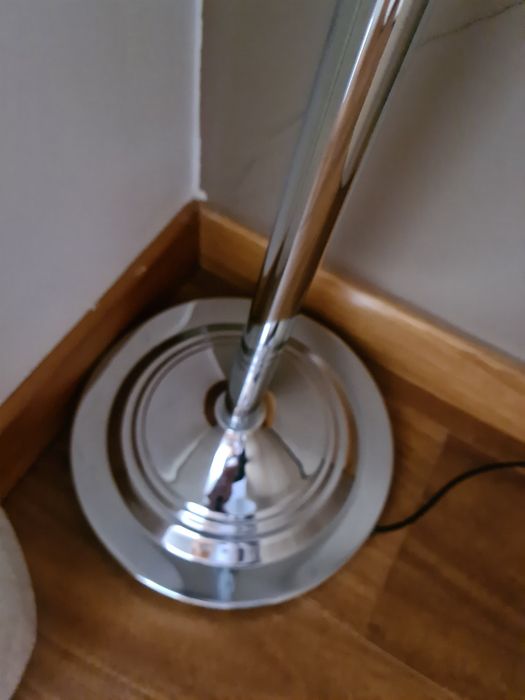 Candeeiro de pé metal e madeira Gato Preto