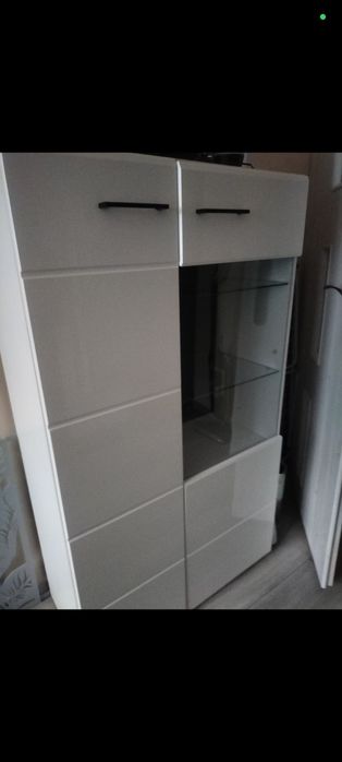 Komoda z szybą z