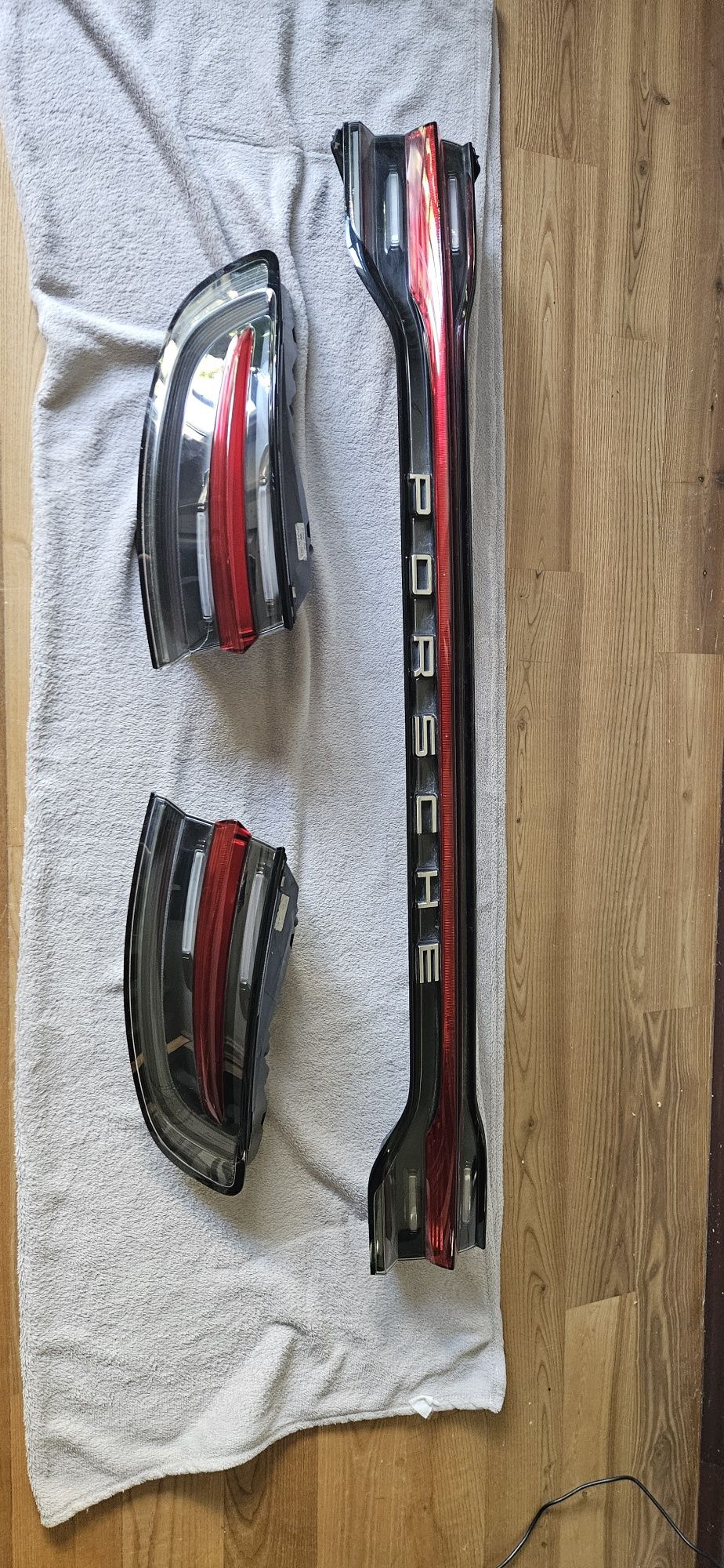 lampy led tył macan 2020, usa