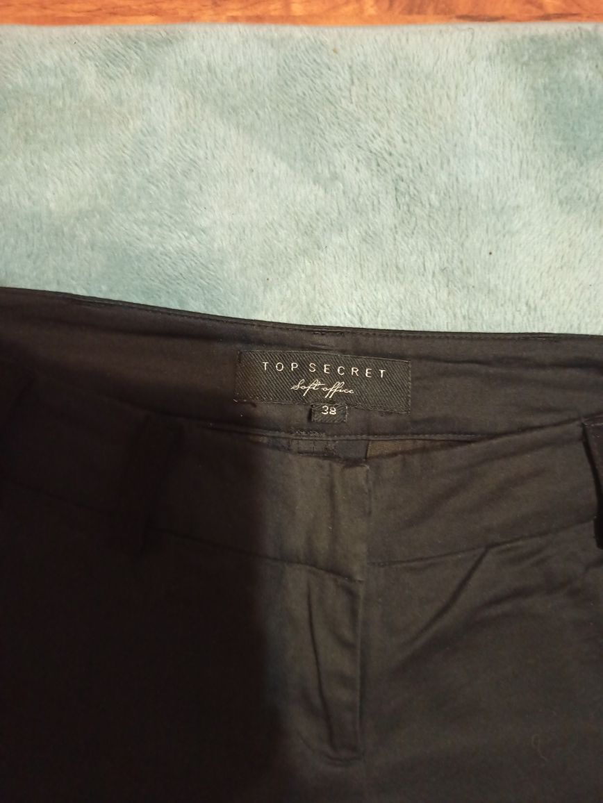 Czarne eleganckie spodnie Top Secret 38 M