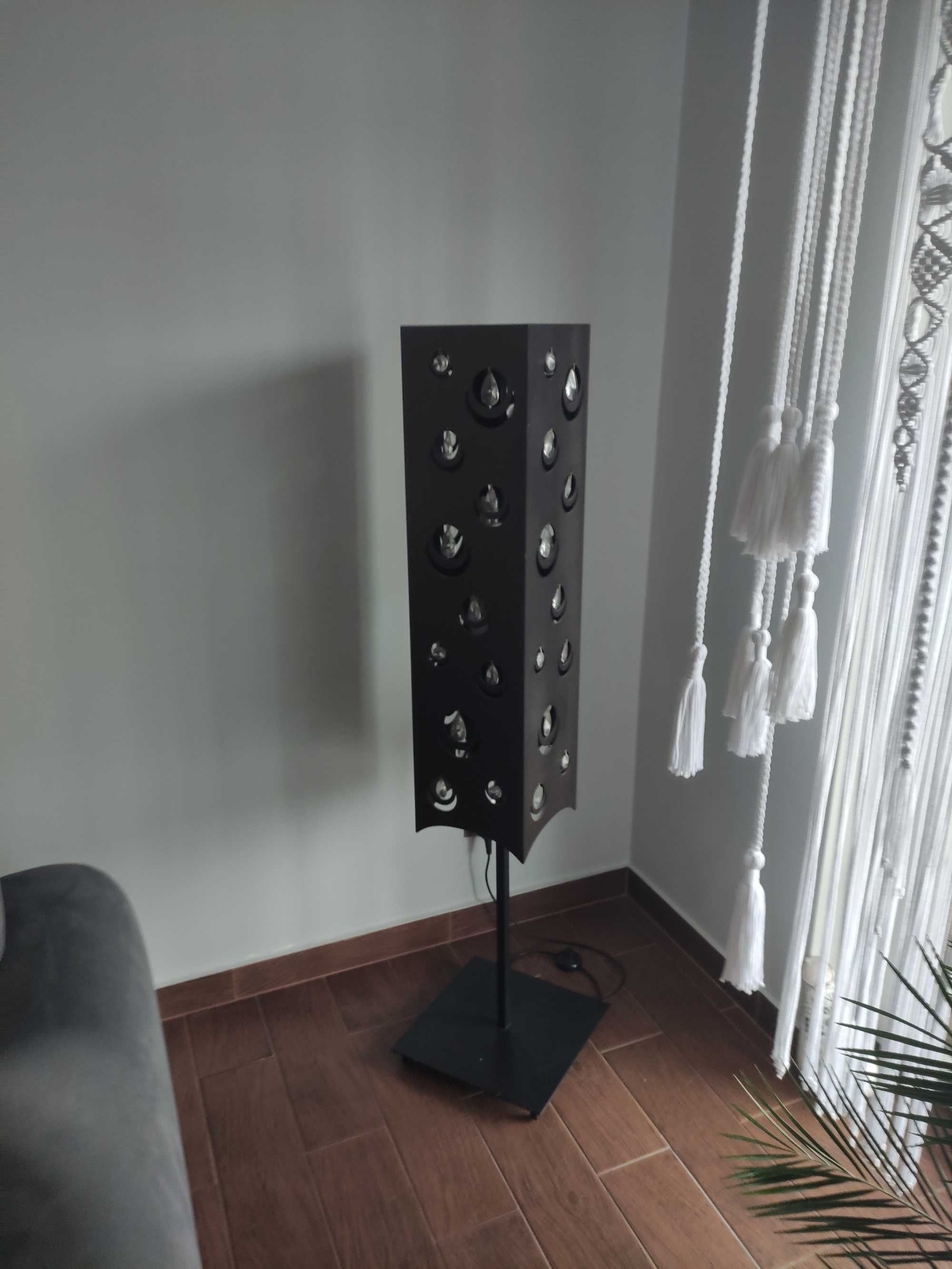 Sprzedam lampę podłogową