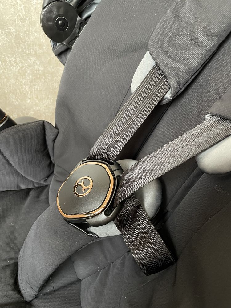 Cybex Priam 4.0 Deep Black / Rose Gold