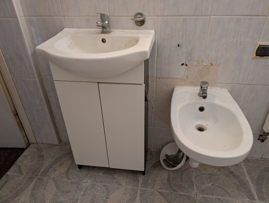 Szafka z umywalką + bateria + bidet