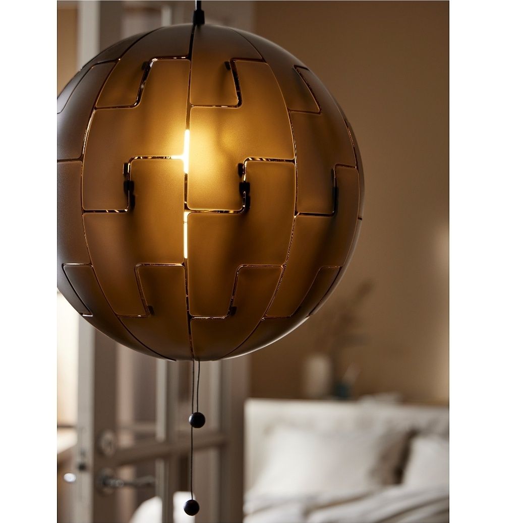 Czarna lampa wiszaca