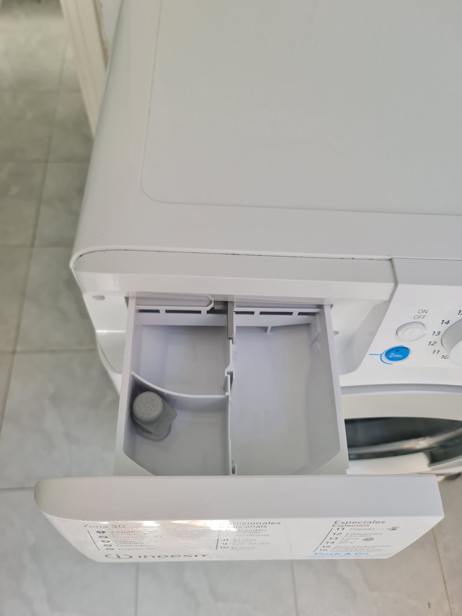 Máquina de lavar roupa - Indesit 9kg