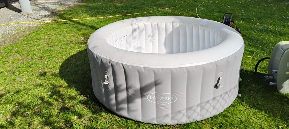Jacuzzi LAY-Z-SPA St. Lucia - cały zestaw.