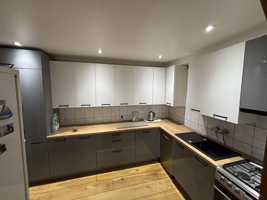 Malowanie, montaz mebli, żaluzje ruchome, panele, uslugi remontowe