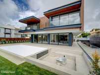 Excelente Moradia T6 Com Piscina em Estrear em Birre