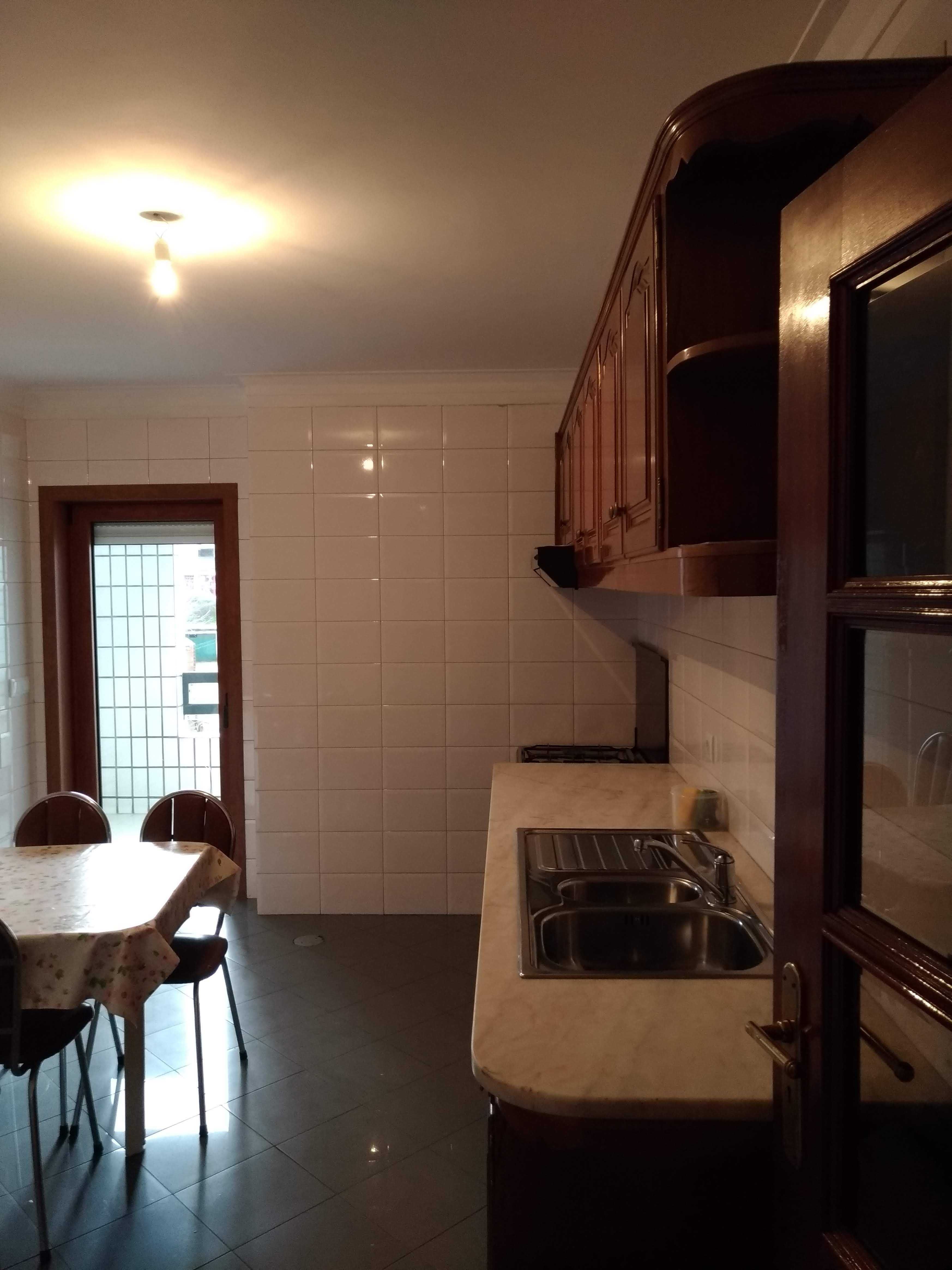 Quarto em apartamento - Bragança
