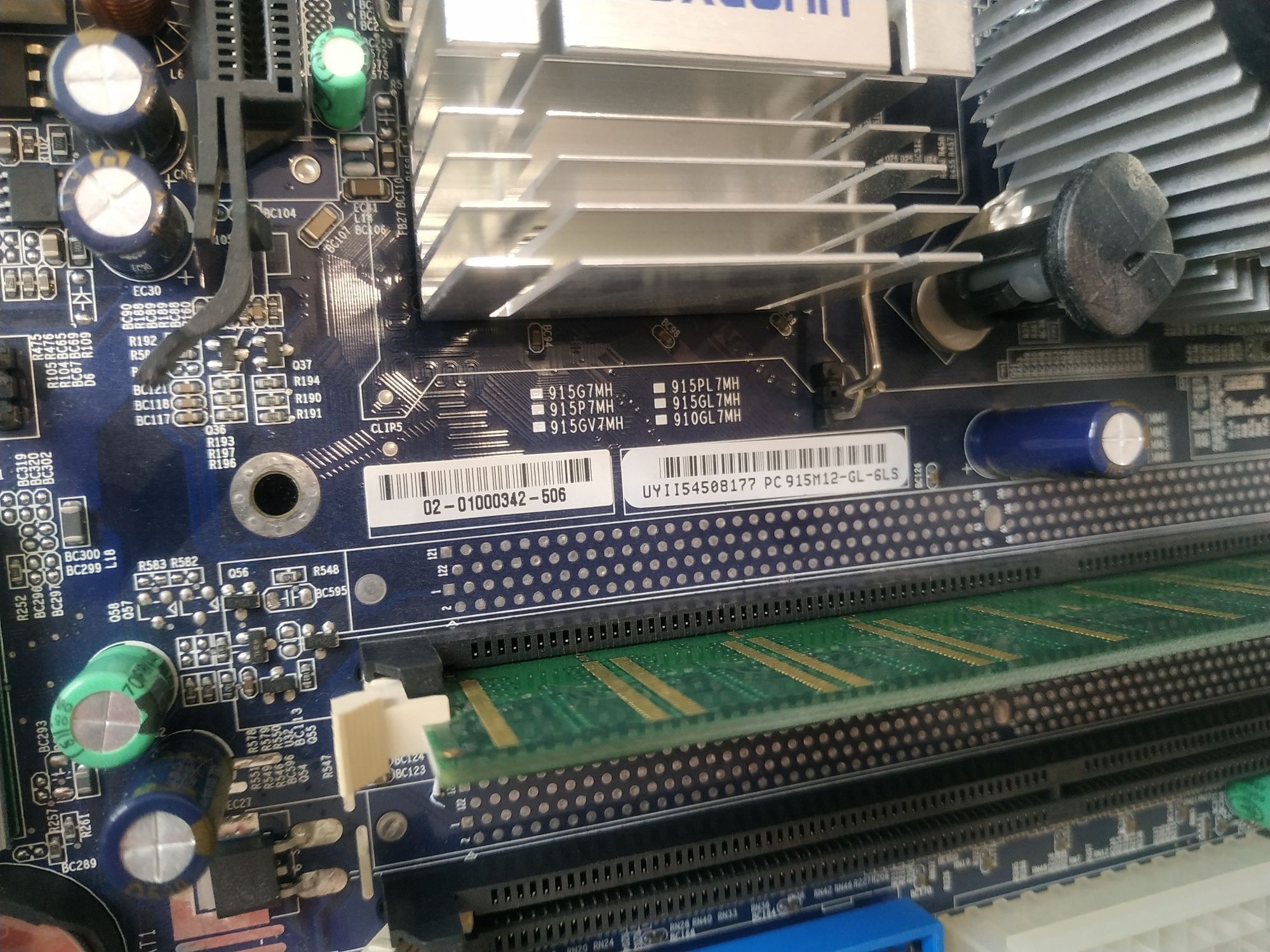 Материнка FOXCONN PC 915M12-GL-6LS+проц Pentium 4+ память