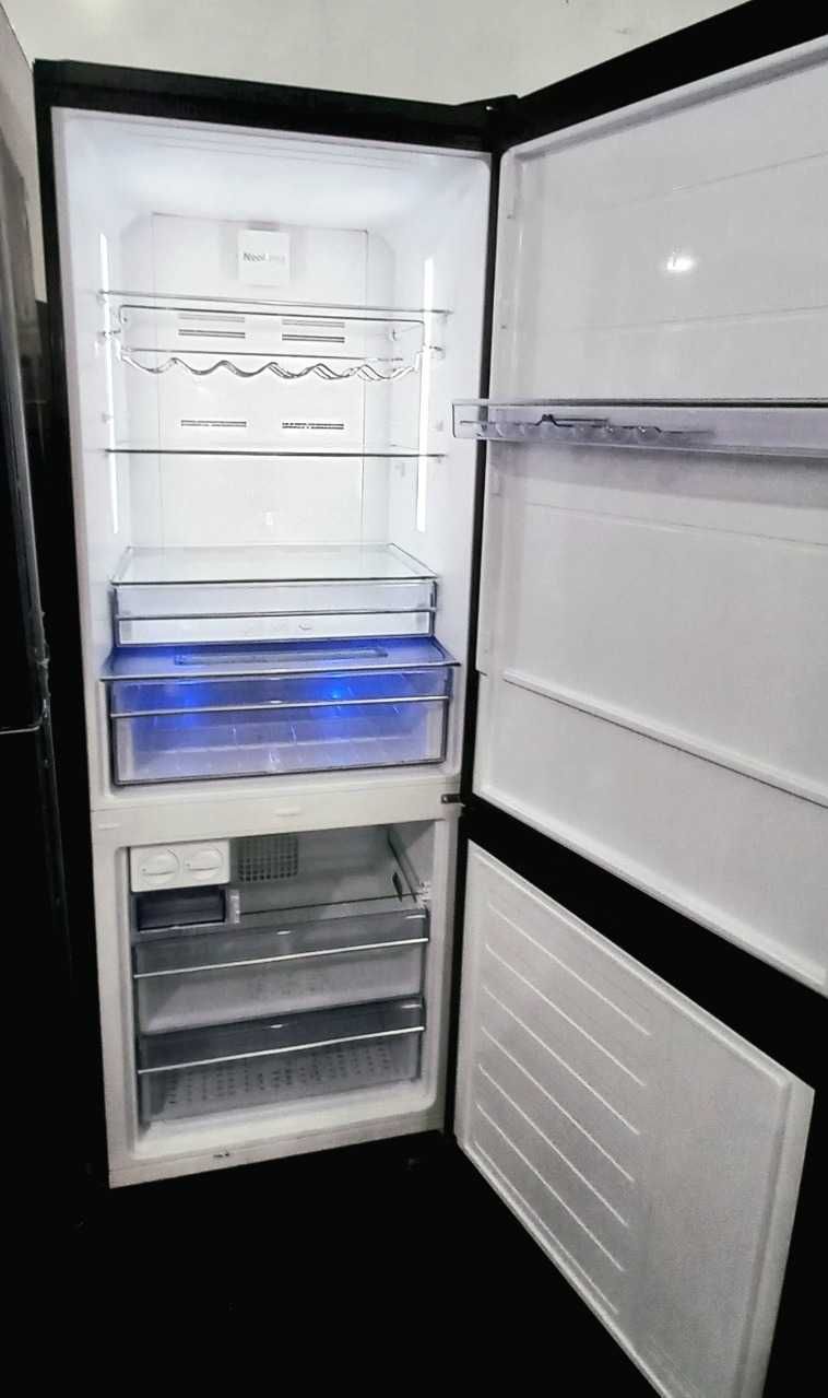 холодильник Beko 70см no frost
Цвет Черный глянец стекло фасад