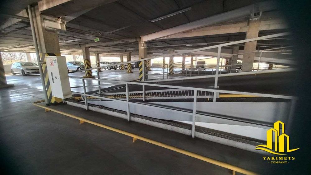 Продаж паркомісця проспект Миру, 28