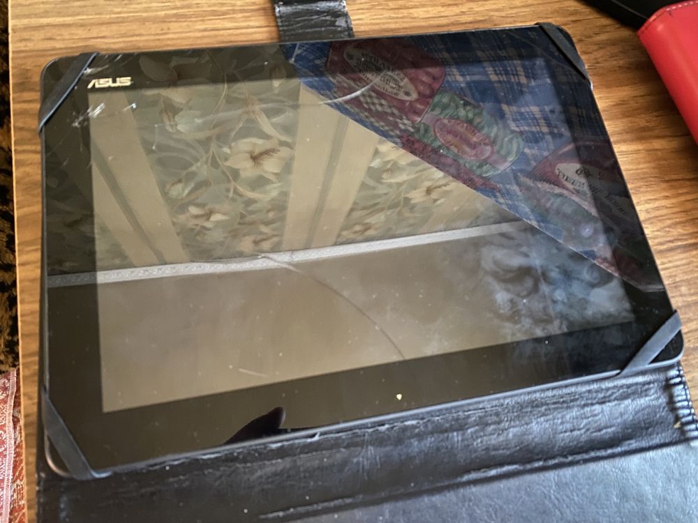 Планшет Asus TF103CG на детали виснет на логотипе и все РазборкА его