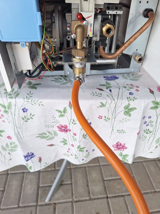 Gazowy przepływowy podgrzewacz wody na propan butan