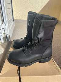 Botas tipo militares