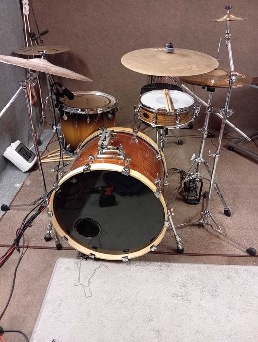 Centrala Stopa Perkusja bass drum Keller Dw 22x16 z pokrowcem.