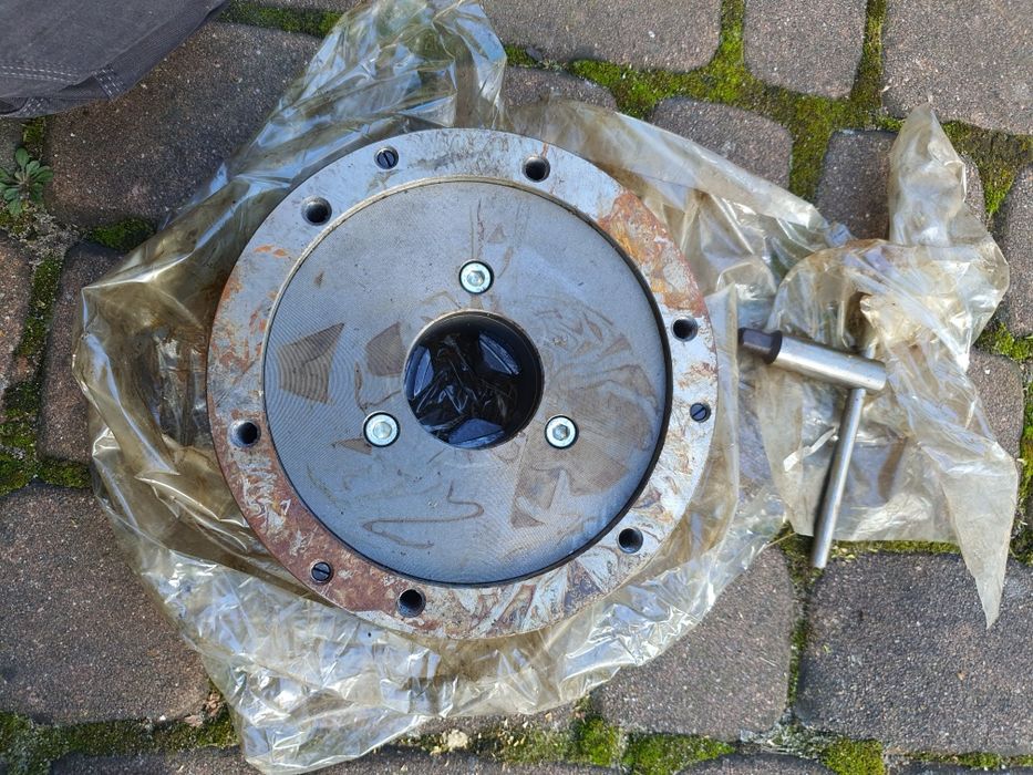 Uchwyt tokarski 3 szczekowy