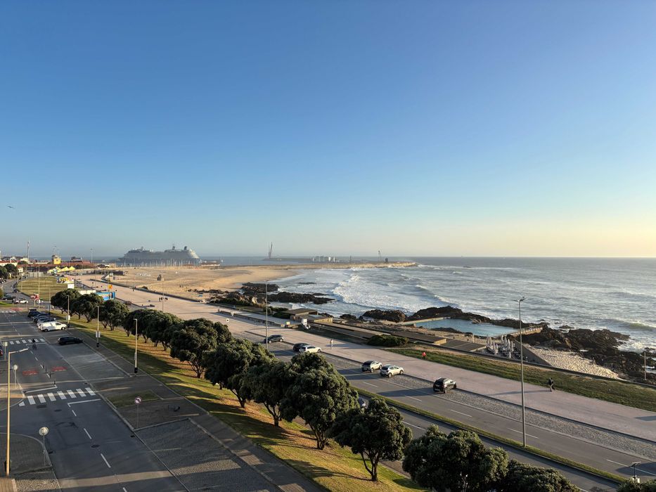 Apartamento T2 remodelado – Primeira linha de praia