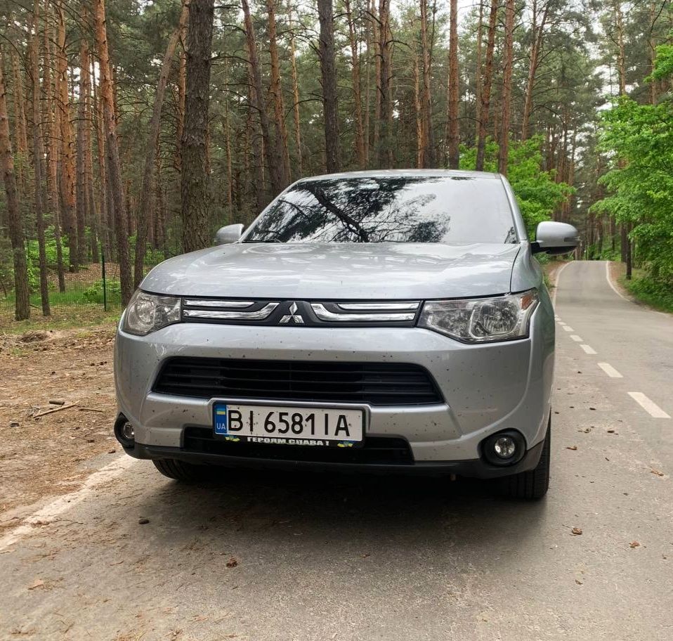 Автомобіль Mitsubishi Outlander