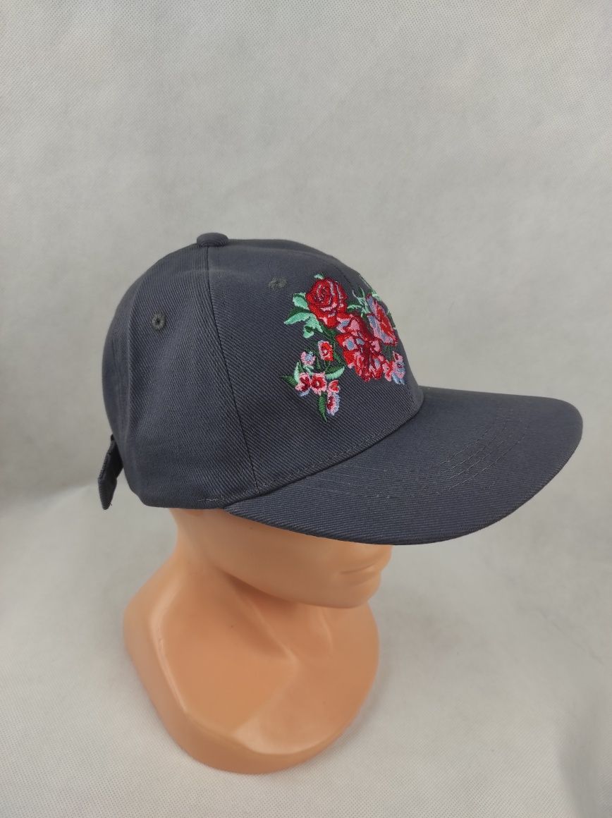 NOWA Szara damska czapka z daszkiem w kwiaty regulowana